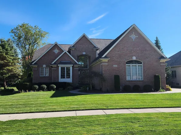 49828 Shelby Creek Dr, Shelby Township, MI 48317
