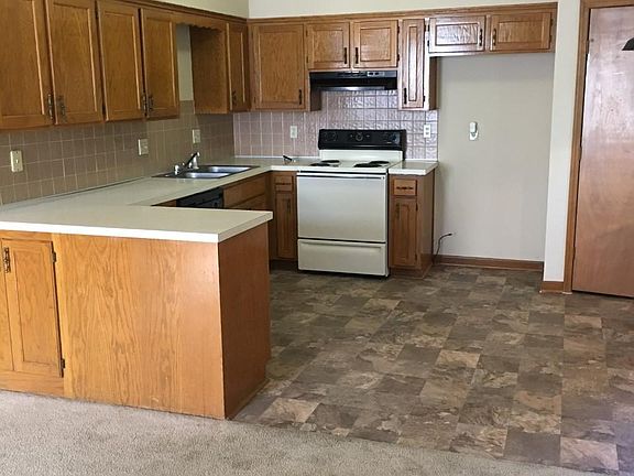 2nd image of 10157 W 84th St