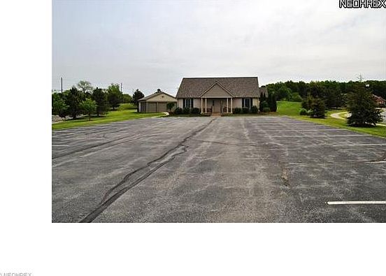3rd image of 90 Paige Ct #90