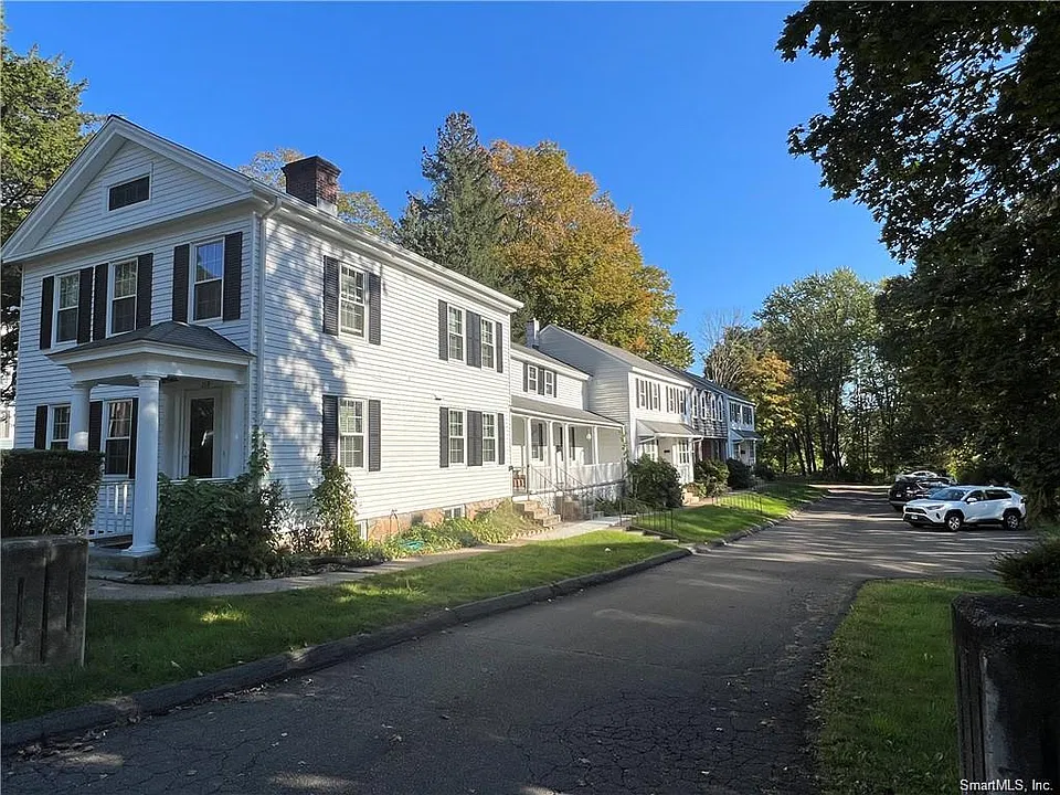 159 E Main St #4