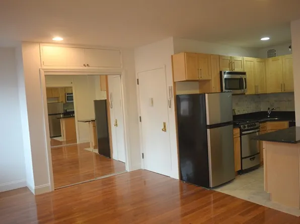 359 East 19th Street image 1 of 7