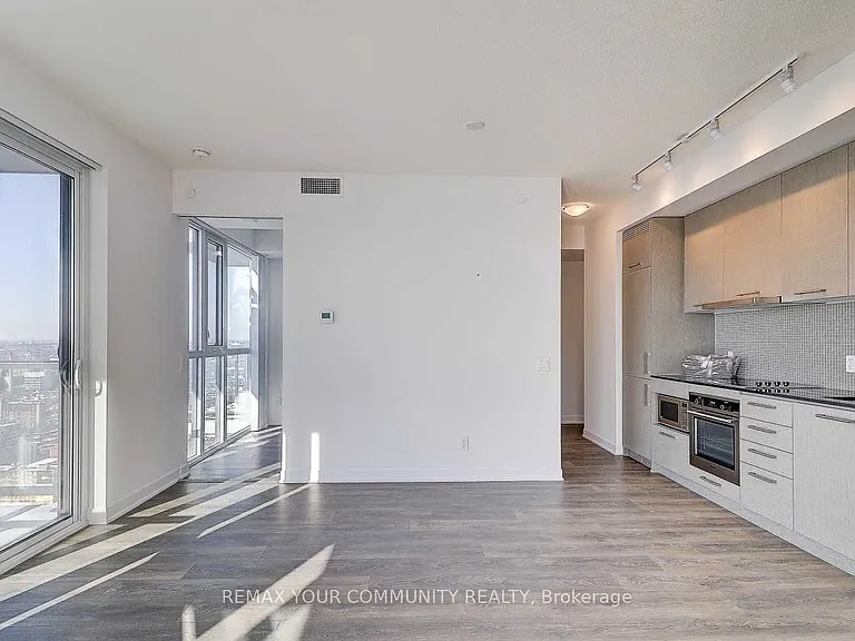 87 Peter St #4202 — Photo 5