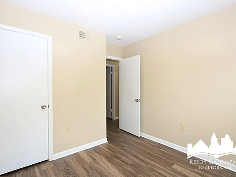 453 Fox Valley Dr — Photo 6