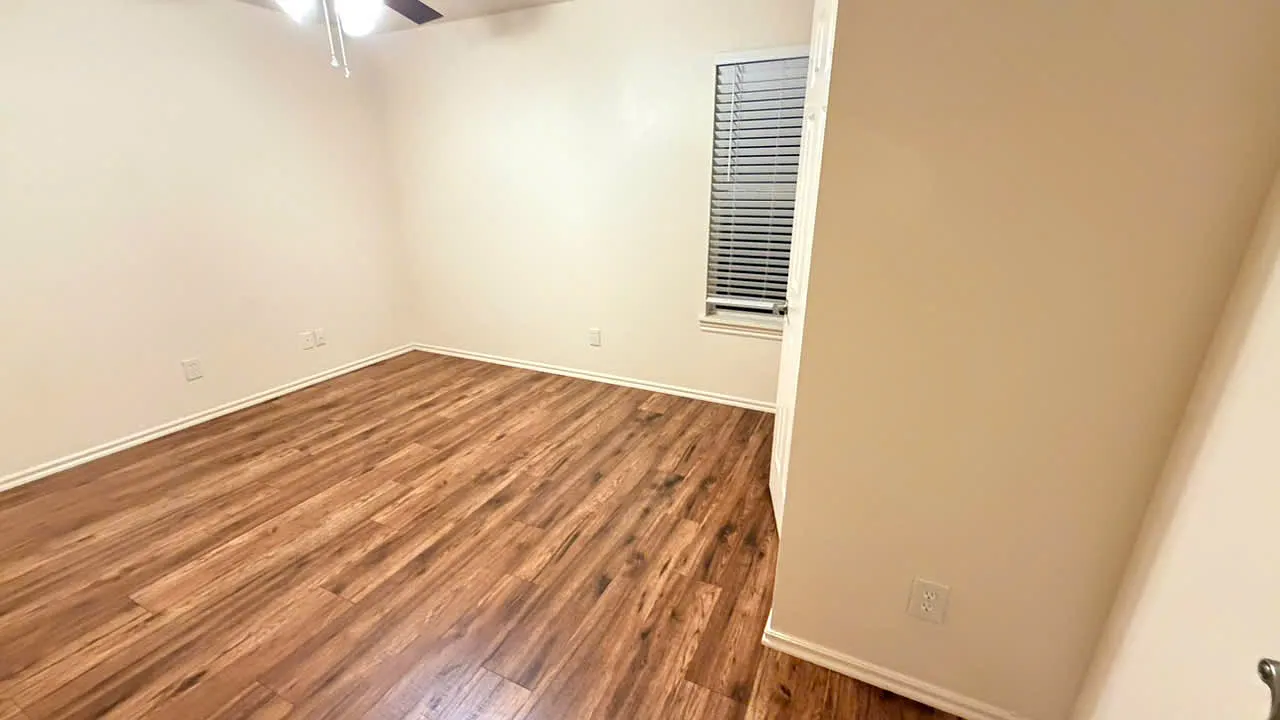 5 bed, 2083 sqft, $2,300 — Photo 3