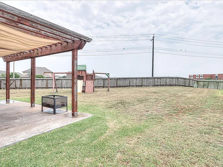 2242 Anacua St — Photo 40