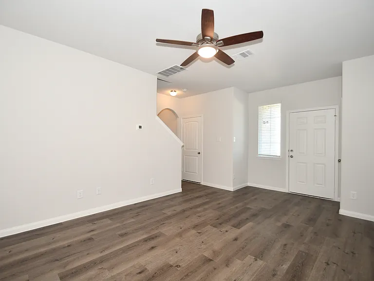 17419 Cuthbert St — Photo 10