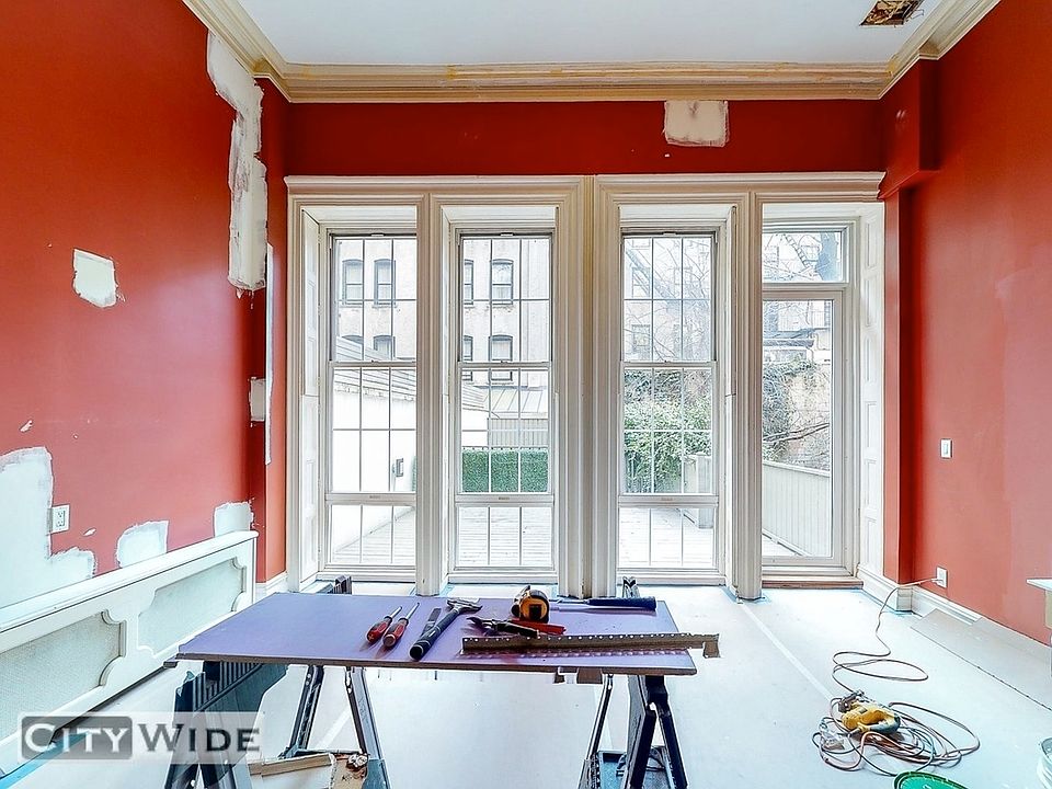 1st image of 8 W 9th St APT 3