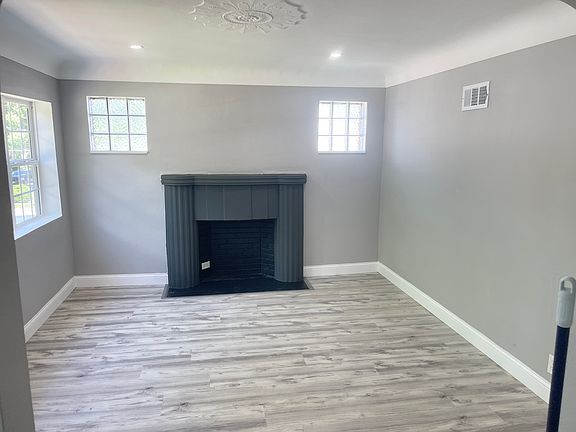 3rd image of 7638 Genesta St