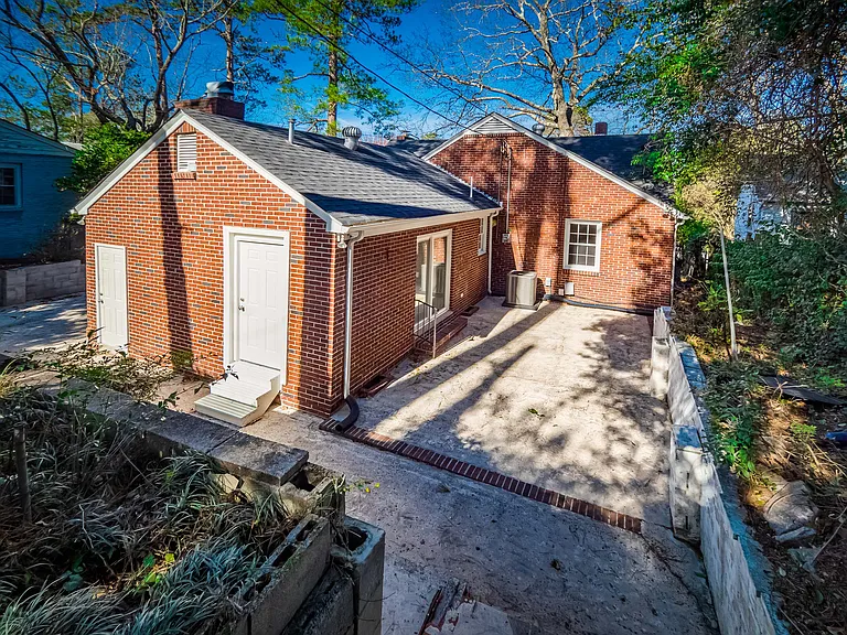2724 Gervais St — Photo 16