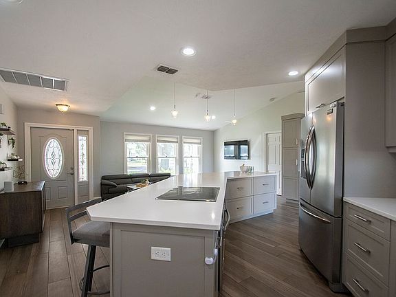 2nd image of 6591 Saint Ives Ct