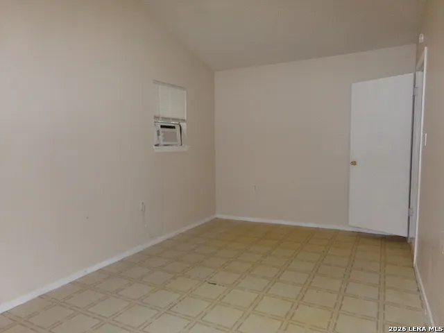 5819 Castle Lk — Photo 4