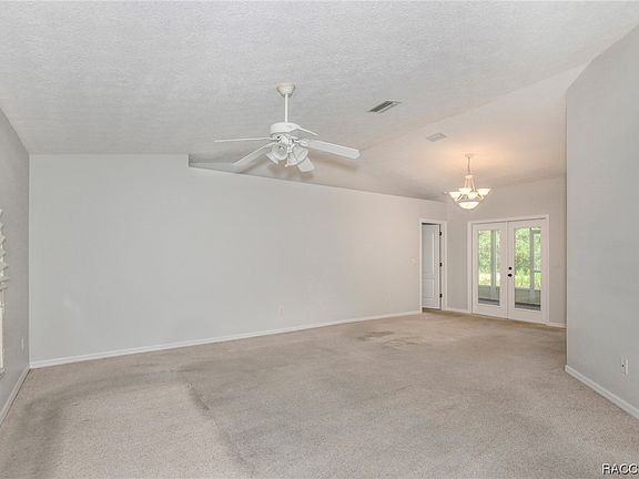 4th image of 629 N Fresno Ave
