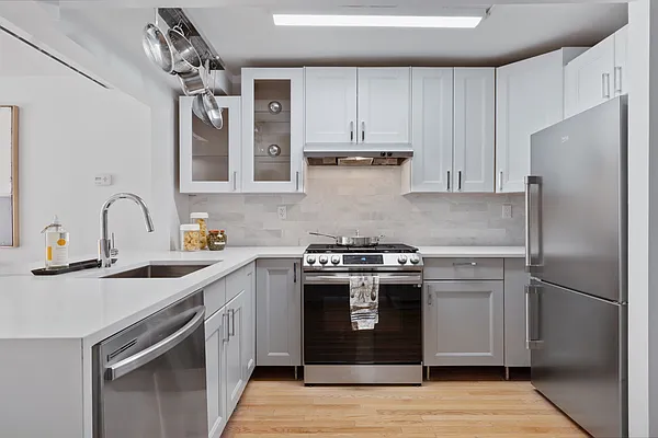 Rented by R New York | media 2