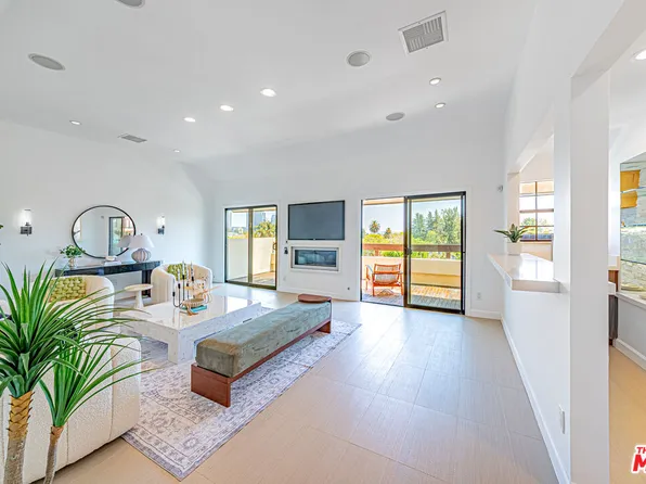 10611 Ashton Ave APT 1, Los Angeles, CA 90024