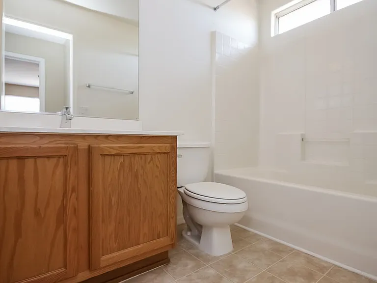 1713 S 82nd Ave — Photo 15