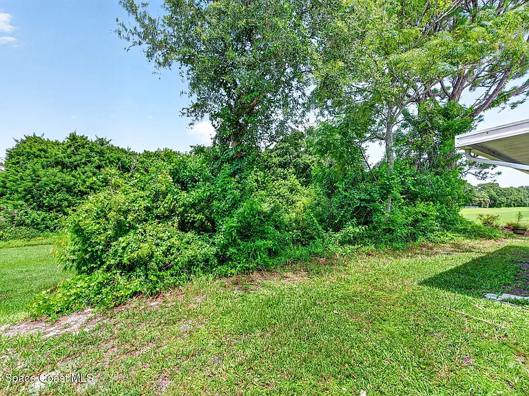 1923 Sugarberry Ct NE — Photo 9