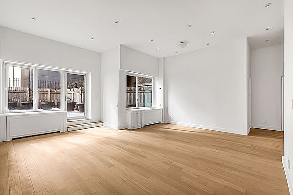 1st image of 322 W 57th St APT 15K