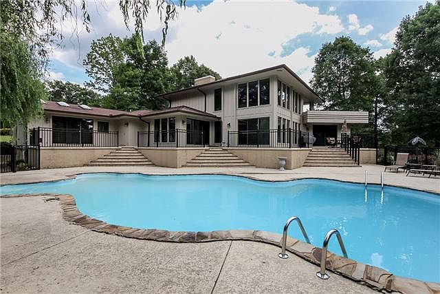 2nd image of 1101 Hunters Ln