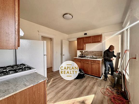 4th image of 104 Webster St #O1