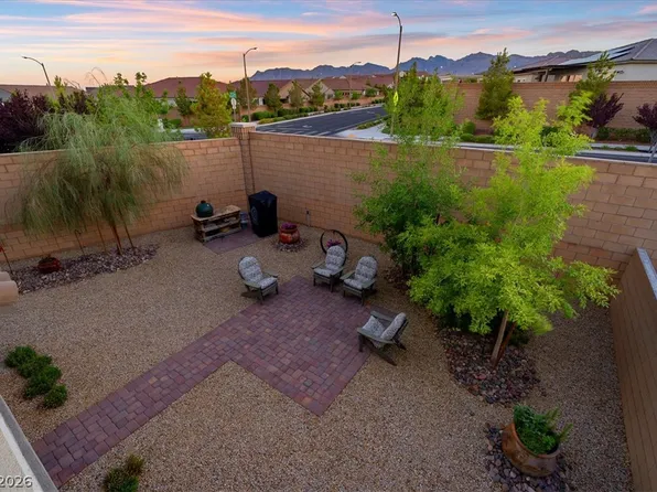 8801 Highland Skye Dr, Las Vegas, NV 89166