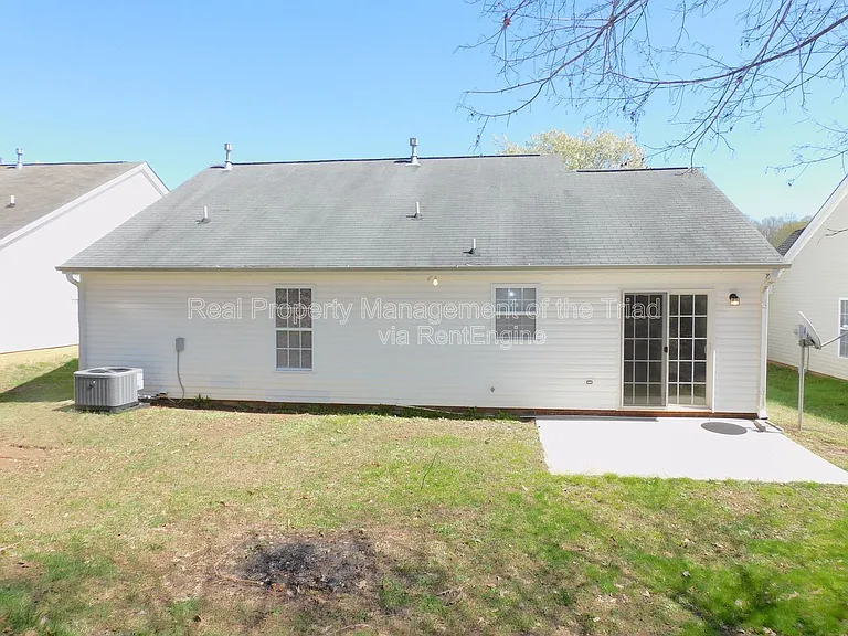 1856 Oakhurst Park Ln — Photo 23