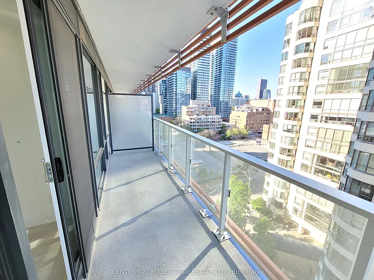 18 Maitland Ter #802 — Photo 34