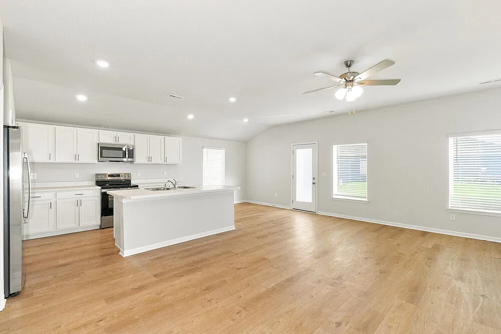 3 bed, 2.0 bath, 1328 sqft, $2,250 — Photo 4