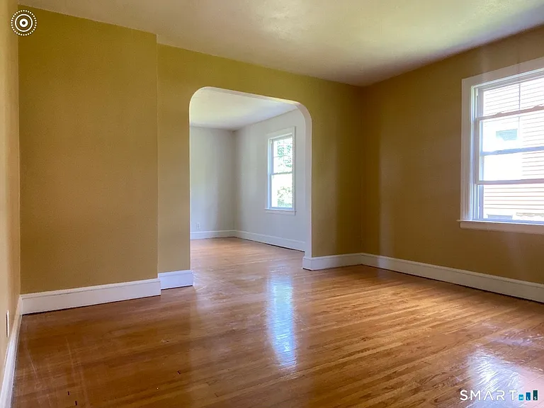 304 Buckingham St — Photo 9