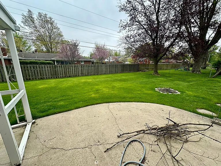 130 Winchcombe Dr — Photo 12
