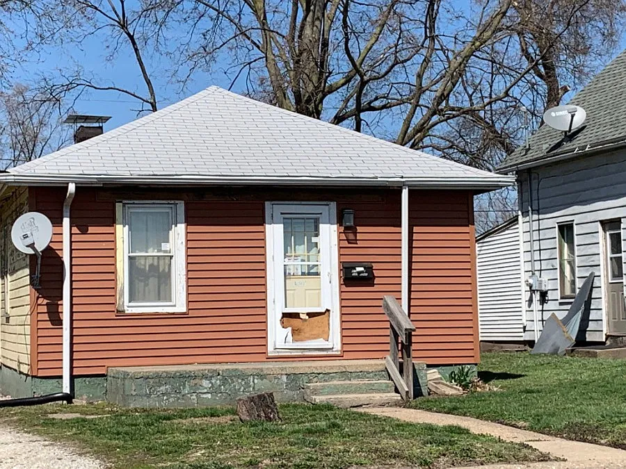 235 Koch St photo 1