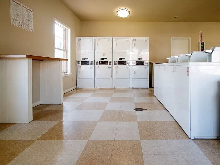 Pavilion Lakes Apartments — Photo 20