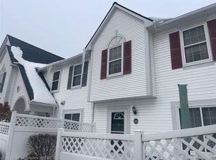 22254 S Cape Cod Way, Farmington, MI 48336