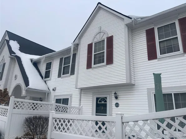 22254 S Cape Cod Way, Farmington, MI 48336