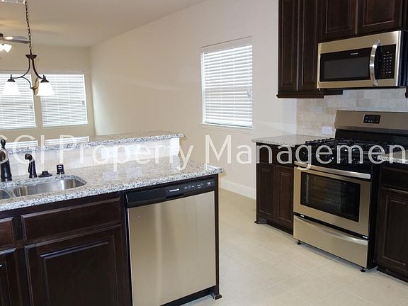 3rd image of 7704 Cottonwood Dr