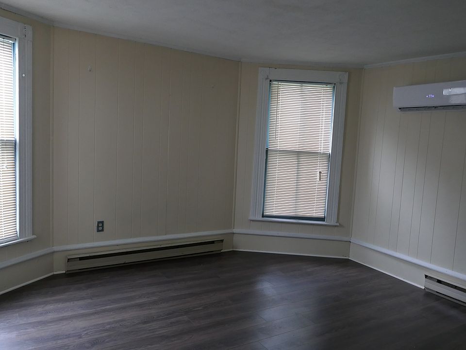 2nd image of 325 Church Rd