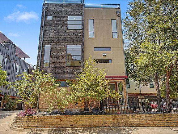 2nd image of 432 Trinity River Cir
