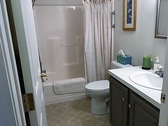 2nd image of 23 Kensington Dr