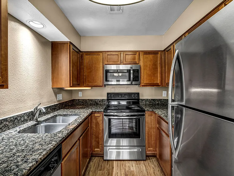 The Tuscany Apartments — Photo 18