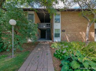 5526 E Lake Dr #82-D, Lisle, IL