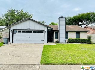 103 Suzanne Ln, Victoria, TX 77901