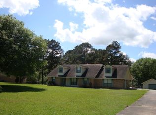 61 Covered Bridge Rd, Carriere, MS 39426