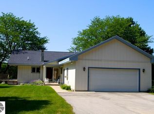 6738 Clam Lake Rd, Bellaire, MI 49615