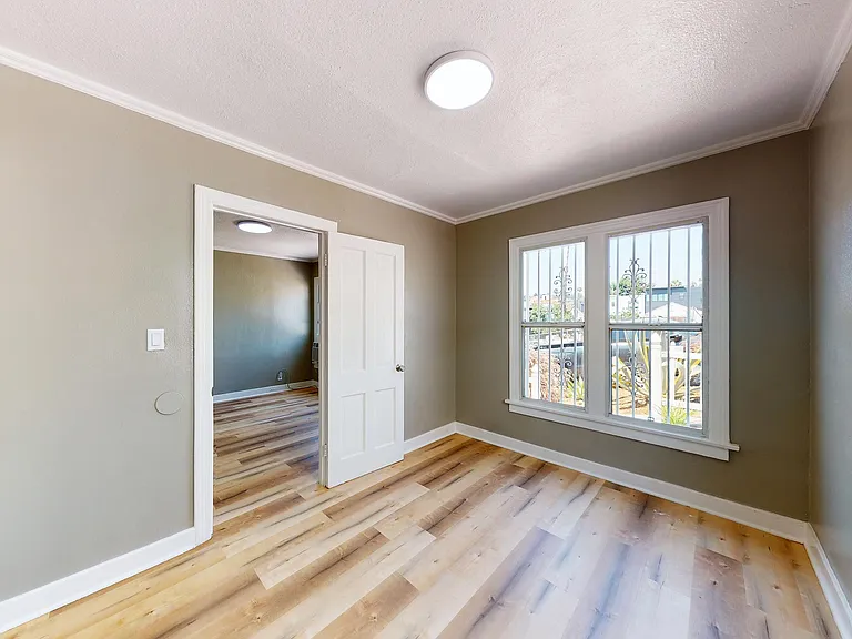 1532 Scott Ave — Photo 25