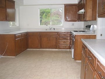 2nd image of 5727 Scottwood Rd