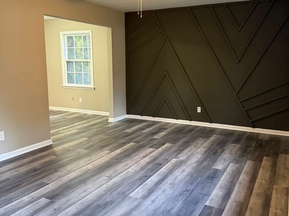 554 Windsor Dr, Forest Park, GA 30297