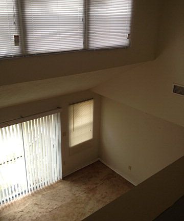 4th image of 285 Madera Ln