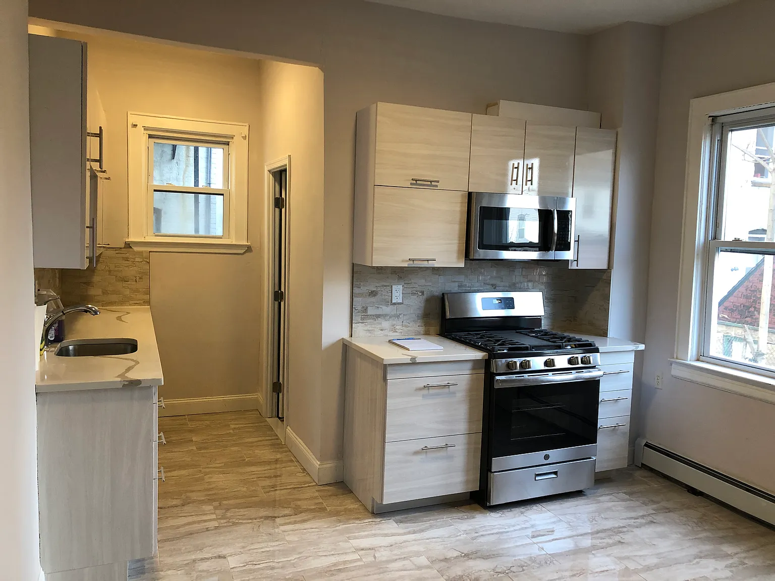 1 bed, $2,100 — Photo 3