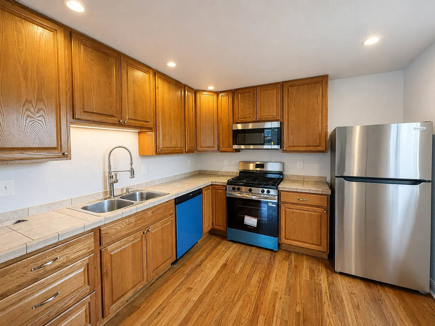 1 bed, 576 sqft, $1,850 — Photo 3