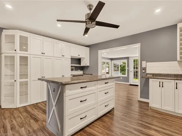 17 Fairfield Dr, Haldimand County, ON N0A 1J0