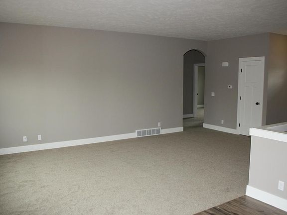 4th image of 7235 Sagerose Dr